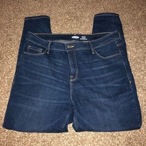 Old Navy Rockstar Super Skinny High Rise Jeans. Size 14 short.